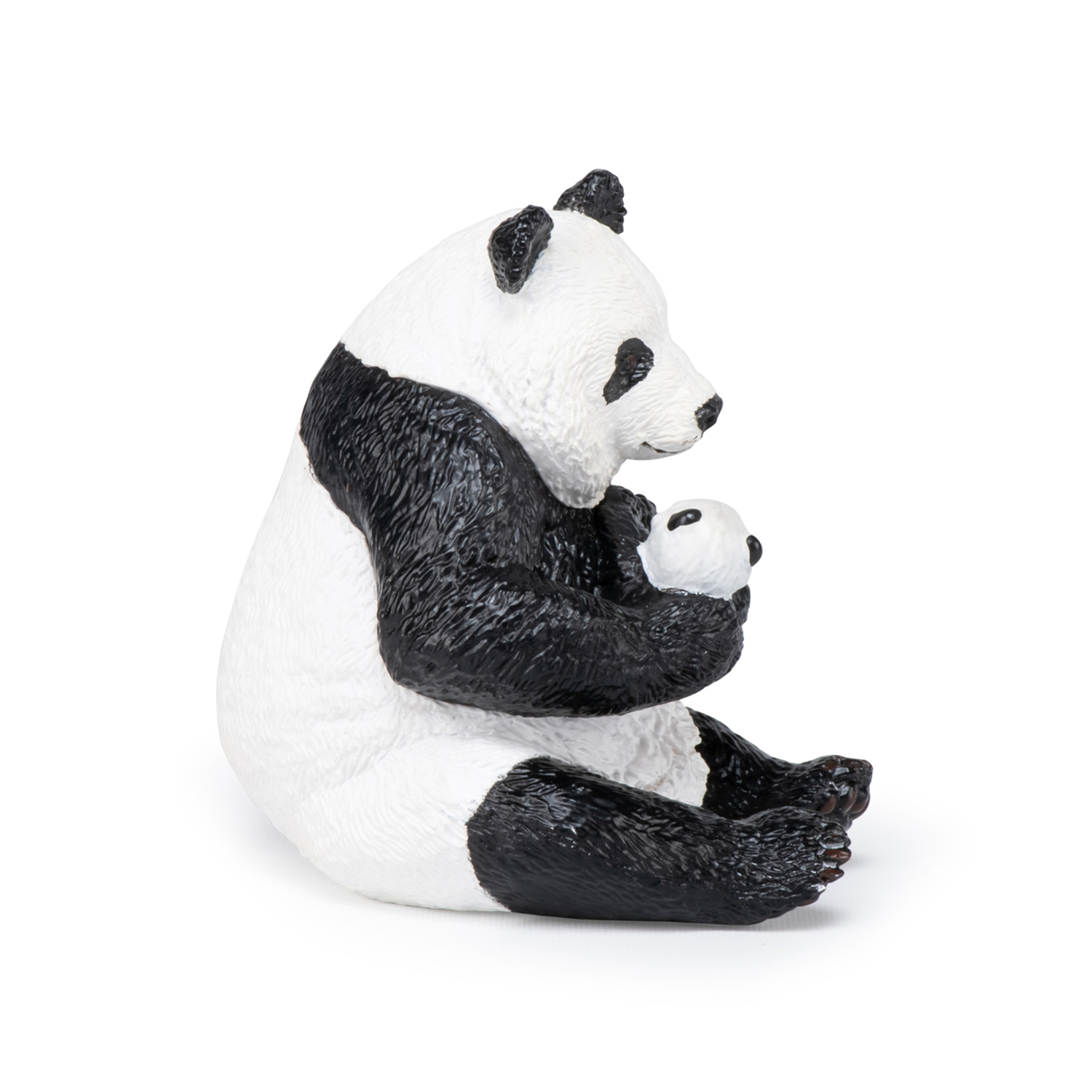 PANDA CHOVAJÍCÍ MLÁDĚ